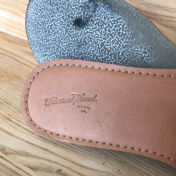 Universal Thread Gold H slippers - Picture 8 of 9